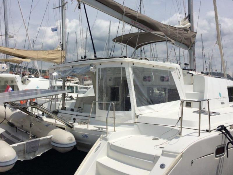 Book yachts online - catamaran - Lagoon 440 (4+2 cab.) - Futuna T - rent