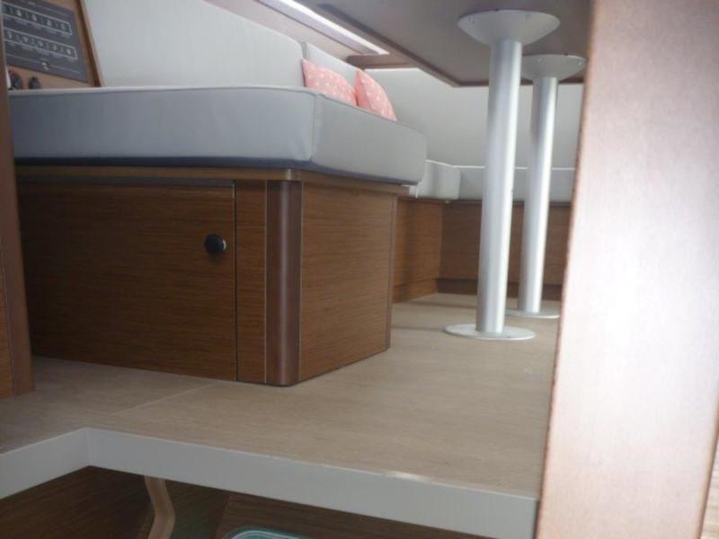 Book yachts online - catamaran - Lagoon 40 (4+2 cab.) - Mare Negroni - rent