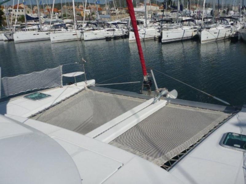 Book yachts online - catamaran - Lagoon 380 (4+2 cab.) - Twin Star - rent