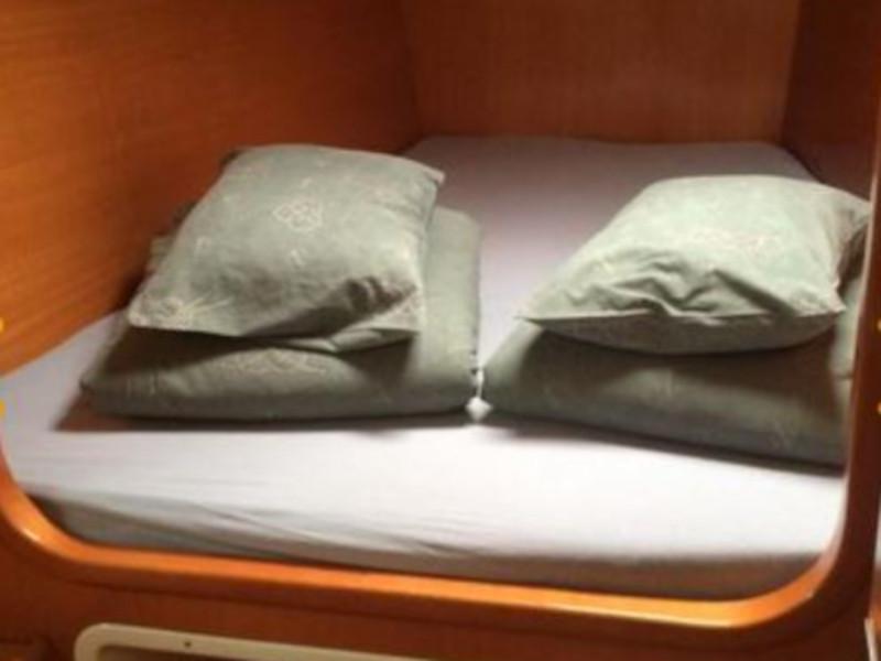 Book yachts online - catamaran - Lagoon 380 (4+2 cab.) - Twin Star - rent