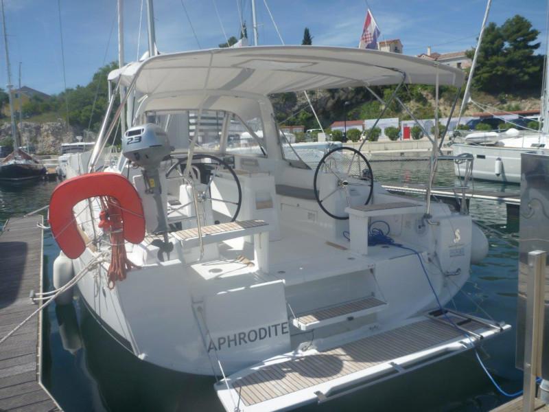 Book yachts online - sailboat - Oceanis 38- 3 cab. - Aphrodite - rent