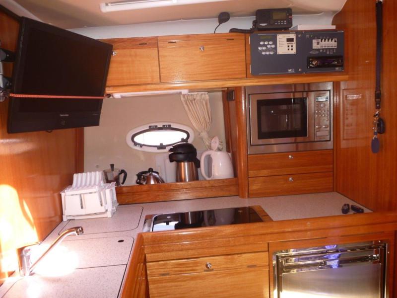 Book yachts online - motorboat - BMB 37 Sport - MareAngelo - rent