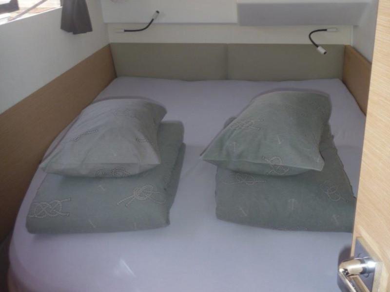 Book yachts online - powercatamaran - MY 37- 3 cab. - Mon Ami - rent