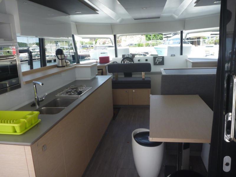 Book yachts online - powercatamaran - MY 37- 3 cab. - Mon Ami - rent