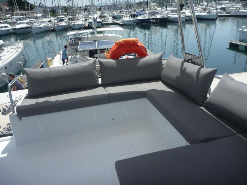 Book yachts online - powercatamaran - MY 37- 3 cab. - Mon Ami - rent