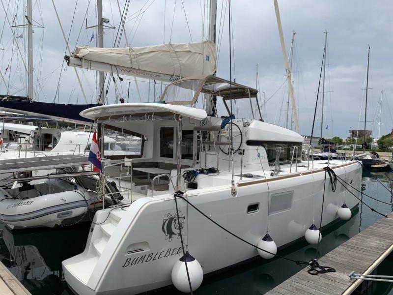 Book yachts online - catamaran - Lagoon 39 - Bumblebee - rent