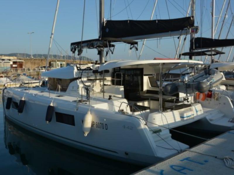 Book yachts online - catamaran - Lagoon 42 - Marepiatto - rent