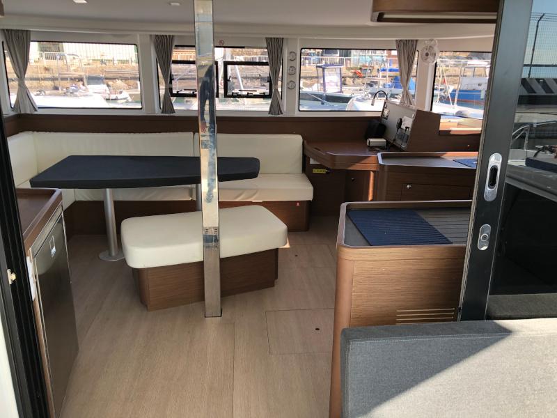 Book yachts online - catamaran - Lagoon 42 - Marepiatto - rent