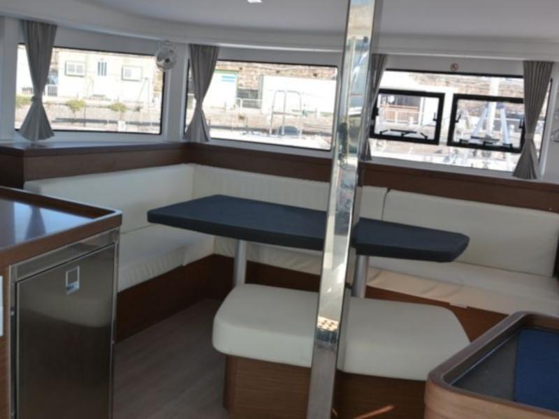Book yachts online - catamaran - Lagoon 42 - Marepiatto - rent