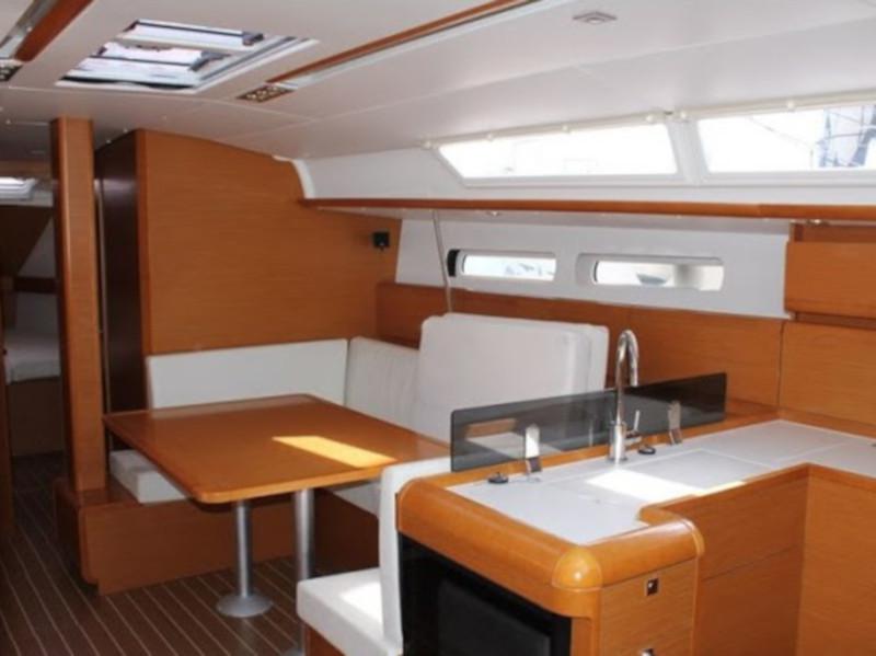Book yachts online - sailboat - Sun Odyssey 439 - Mira - rent