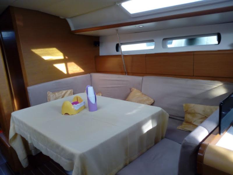 Book yachts online - sailboat - Sun Odyssey 439 - Mira - rent