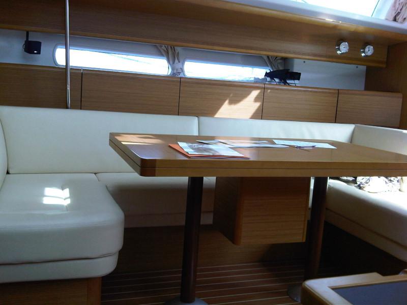 Book yachts online - sailboat - Jeanneau 53 - Claudia - rent