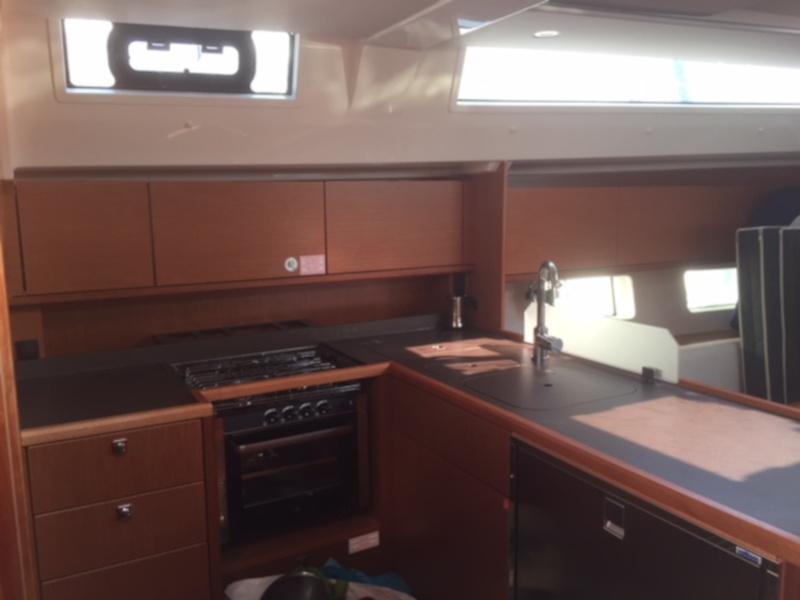 Book yachts online - sailboat - Bavaria C45 - Alnair - rent
