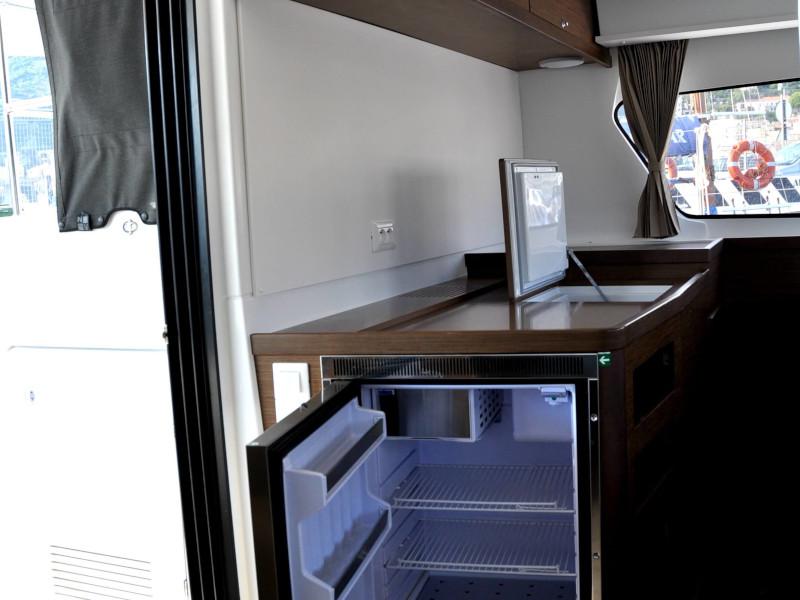 Book yachts online - catamaran - Lagoon 42 - Leucotea - rent