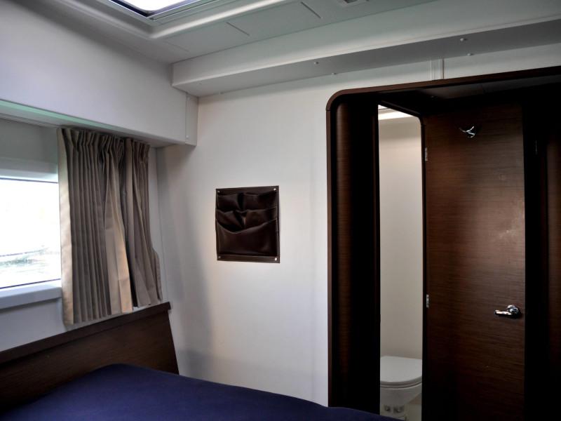 Book yachts online - catamaran - Lagoon 42 - Leucotea - rent