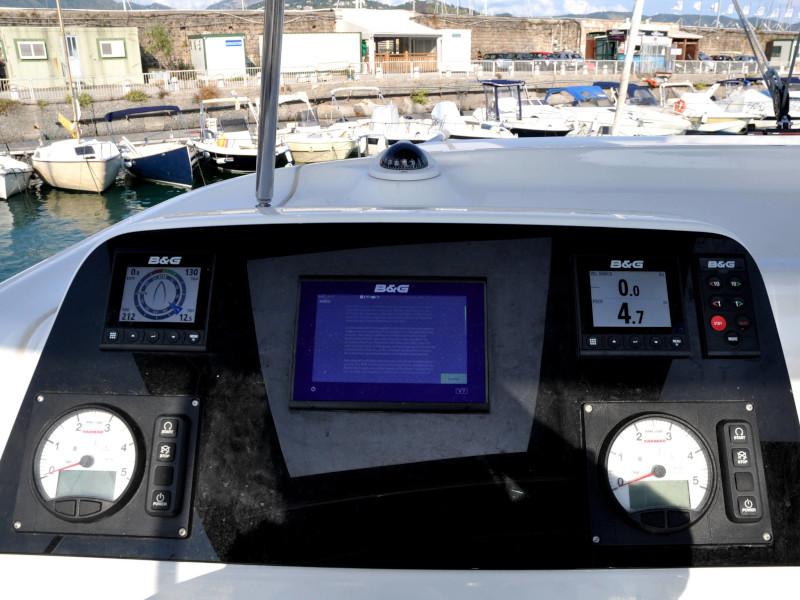 Book yachts online - catamaran - Lagoon 42 - Leucotea - rent