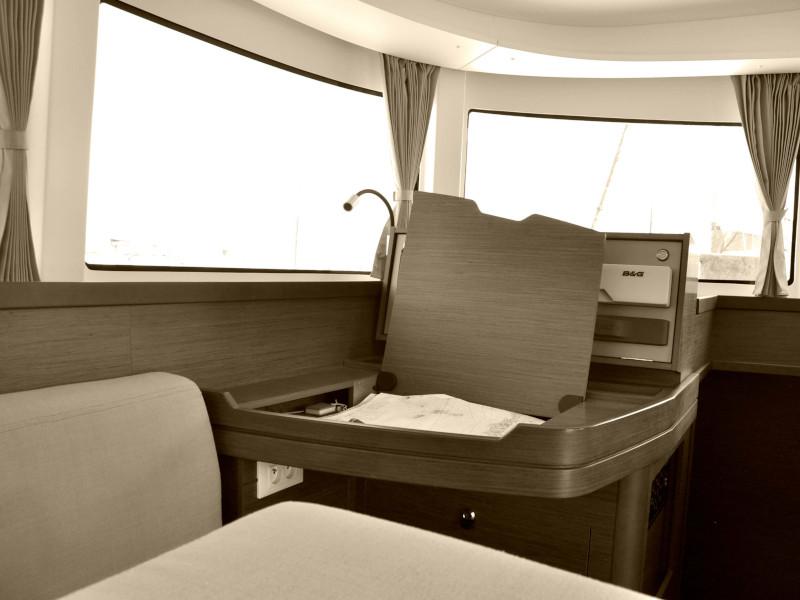 Book yachts online - catamaran - Lagoon 42 - Leucotea - rent