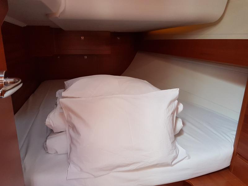 Book yachts online - sailboat - Dufour 382 Grand Large - Fortuna - rent