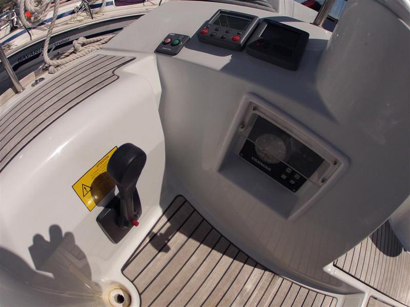 Book yachts online - sailboat - Jeanneau 53 - Tina - rent