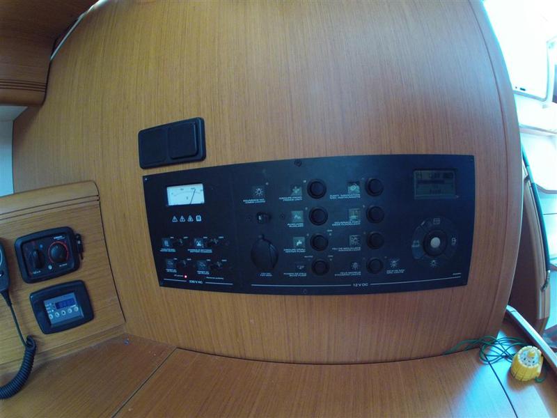 Book yachts online - sailboat - Jeanneau 53 - Tina - rent