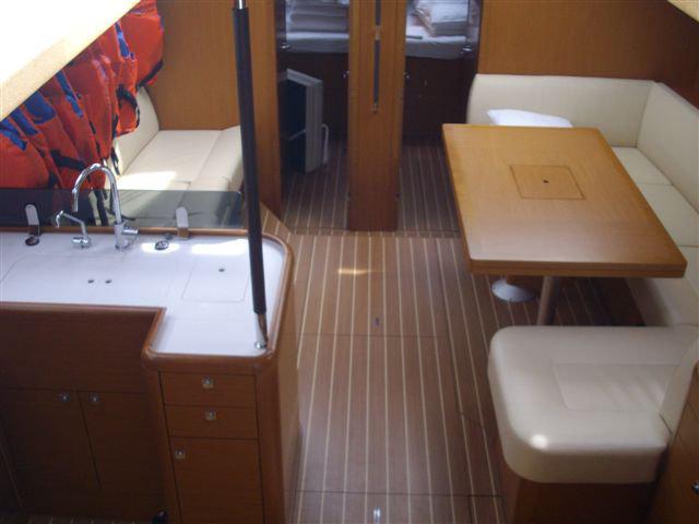 Book yachts online - sailboat - Jeanneau 53 - Tina - rent