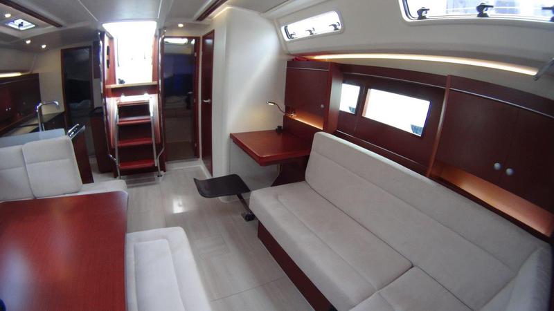 Book yachts online - sailboat - Hanse 455 - Beata - rent
