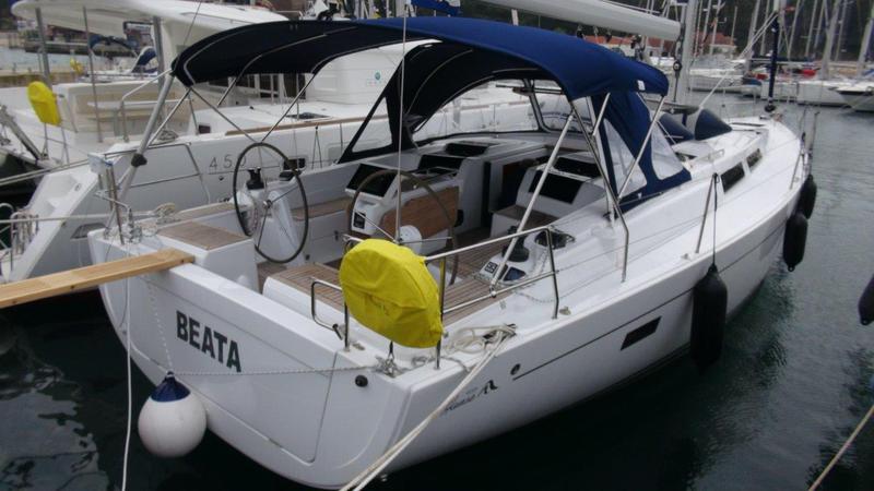 Book yachts online - sailboat - Hanse 455 - Beata - rent