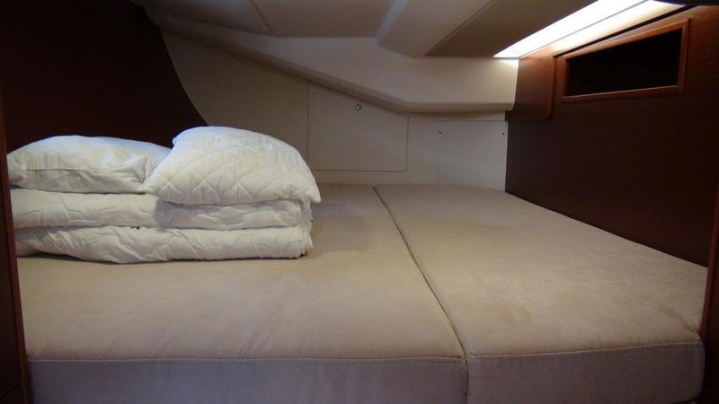 Book yachts online - sailboat - Hanse 455 - Beata - rent