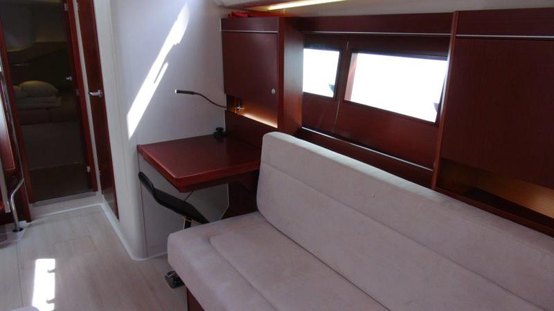Book yachts online - sailboat - Hanse 455 - Beata - rent