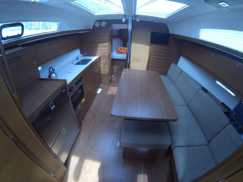 Book yachts online - sailboat - Dufour 382 Grand Large - Gangaro - rent