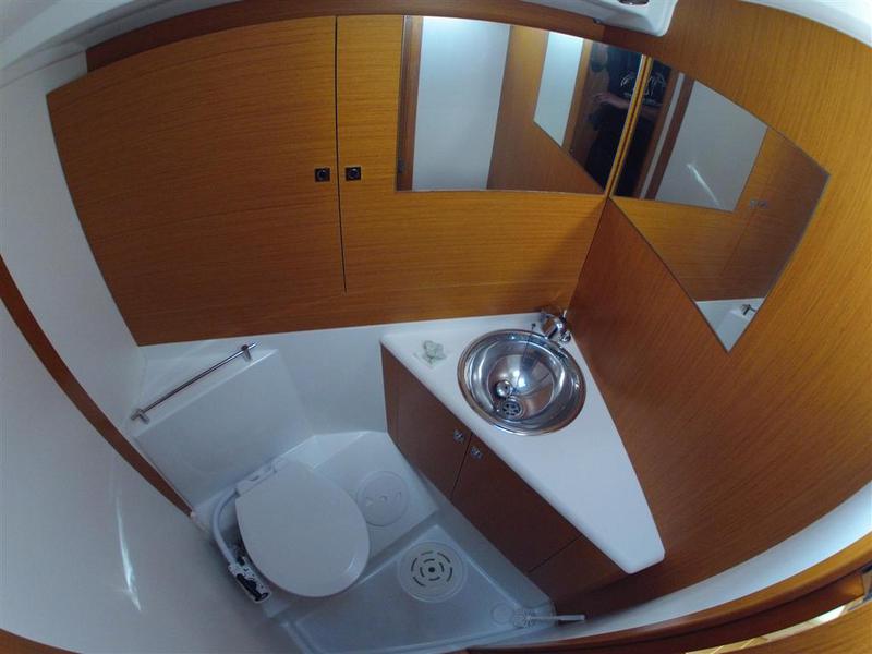 Book yachts online - sailboat - Jeanneau 53 - Merlot - rent