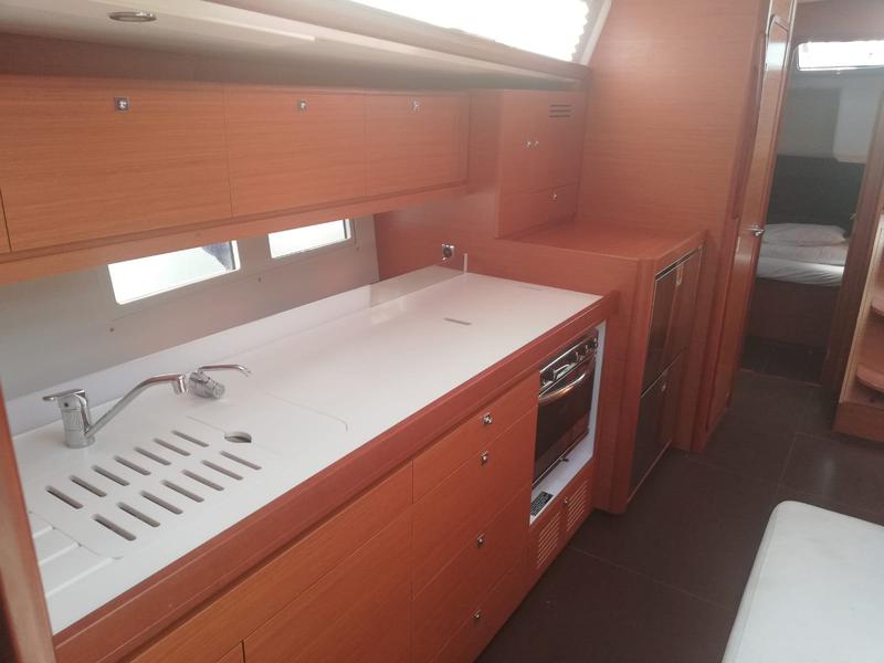 Book yachts online - sailboat - Dufour 460 Grand Large - Cetina - rent