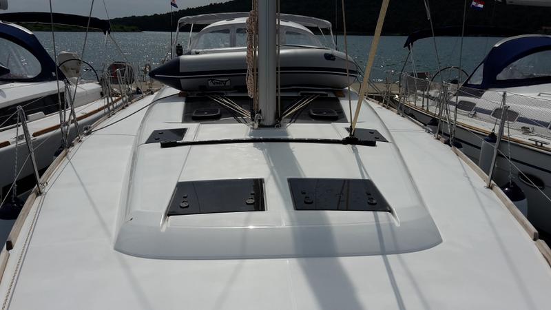 Book yachts online - sailboat - Dufour 460 Grand Large - Lunga - rent