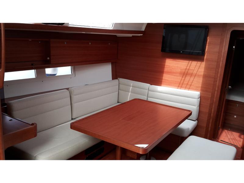 Book yachts online - sailboat - Dufour 460 Grand Large - Lunga - rent