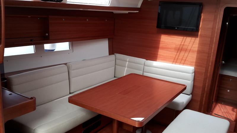 Book yachts online - sailboat - Dufour 460 Grand Large - Lunga - rent
