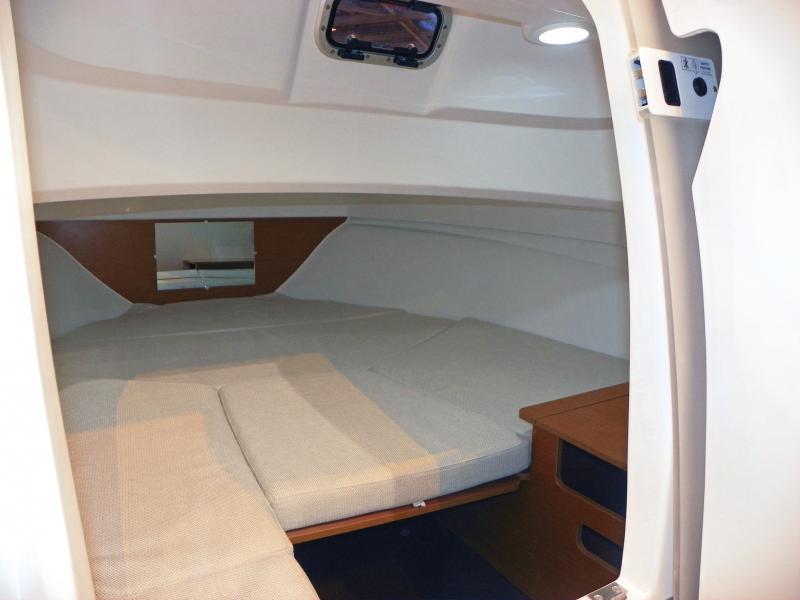 Book yachts online - motorboat - Jeanneau Cap Camarat 6.5 WA - Cap Camarat 6.5 WA - rent
