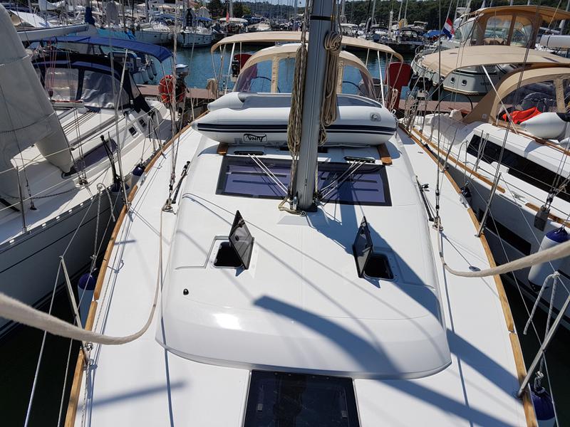 Book yachts online - sailboat - Dufour 412 Grand Large - Apus - rent