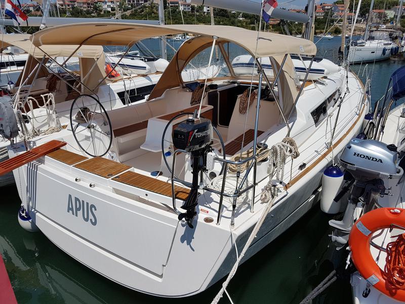 Book yachts online - sailboat - Dufour 412 Grand Large - Apus - rent