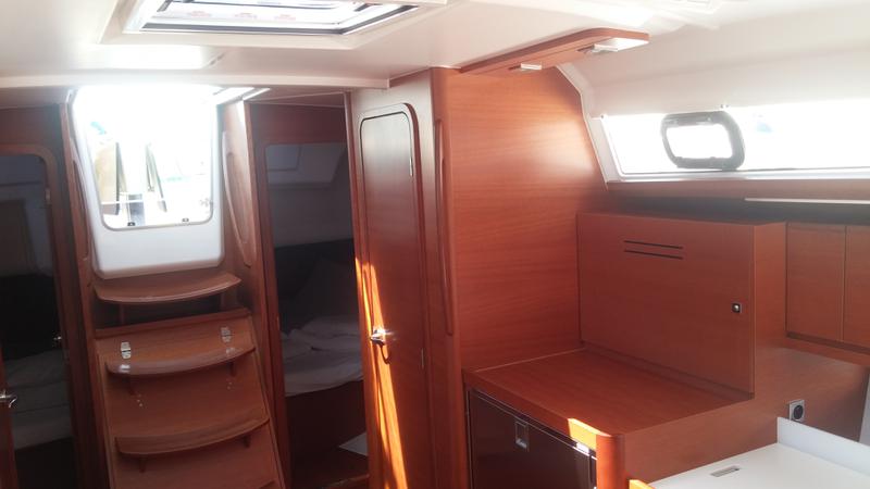 Book yachts online - sailboat - Dufour 382 Grand Large - Ceja - rent