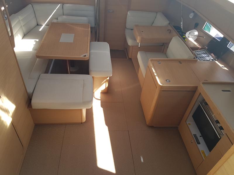 Book yachts online - sailboat - Dufour 410 Grand Large - Mana - rent