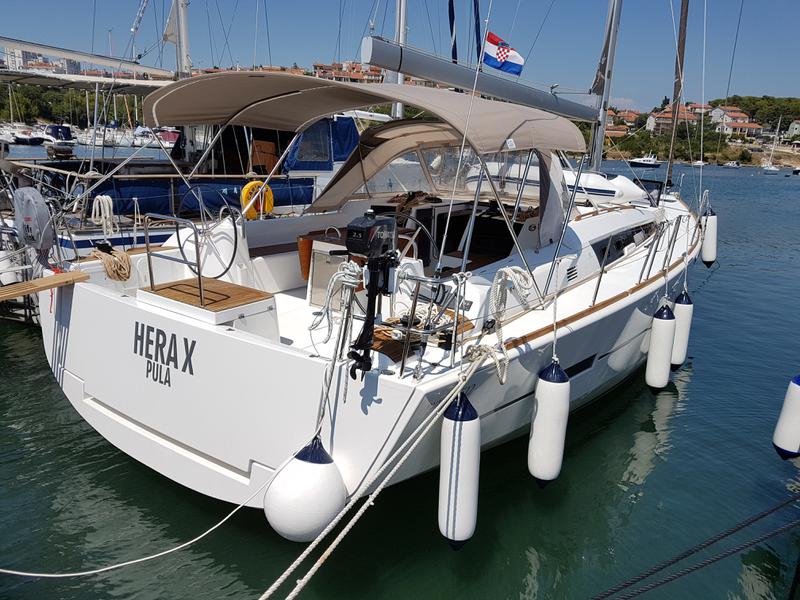 Book yachts online - sailboat - Dufour 512 Grand Large - Hera - rent