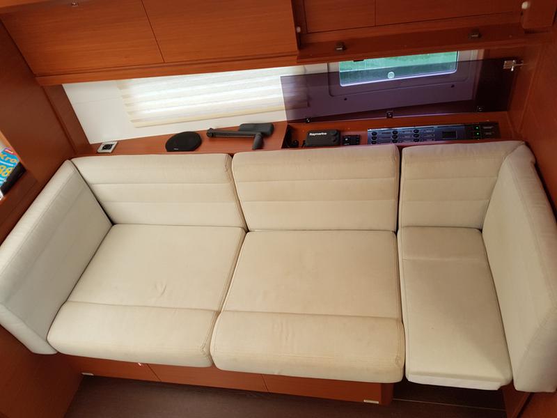 Book yachts online - sailboat - Dufour 512 Grand Large - Hera - rent