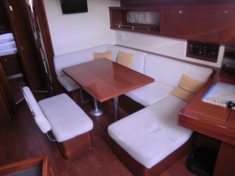 Book yachts online - sailboat - Oceanis 45 - Cabernet - rent