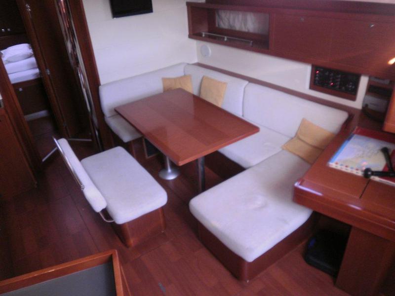 Book yachts online - sailboat - Oceanis 45 - Cabernet - rent