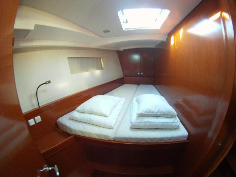 Book yachts online - sailboat - Oceanis 45 - Cabernet - rent