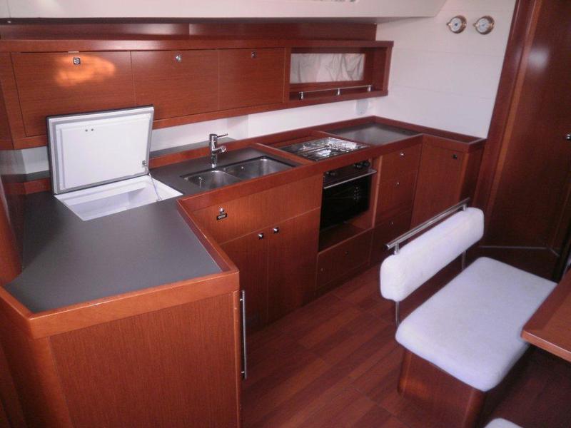Book yachts online - sailboat - Oceanis 45 - Cabernet - rent