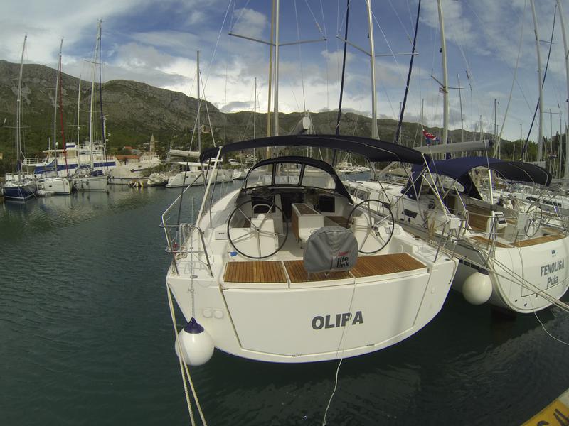 Book yachts online - sailboat - Dufour 460 Grand Large - Olipa - rent
