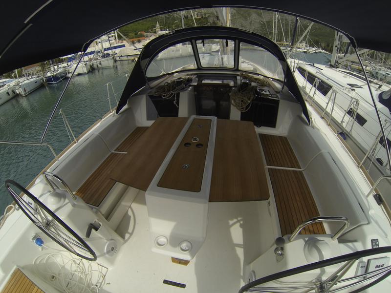 Book yachts online - sailboat - Dufour 460 Grand Large - Olipa - rent
