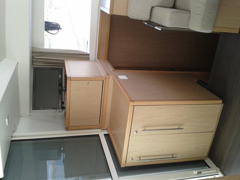 Book yachts online - catamaran - Lagoon 400 S2 - Sveti Vlaho - rent
