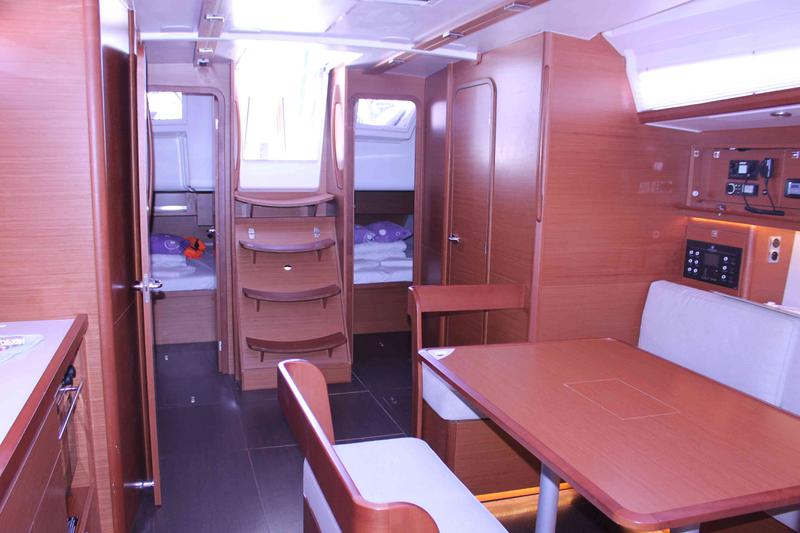 Book yachts online - sailboat - Dufour 430 Grand Large - Marlera - rent
